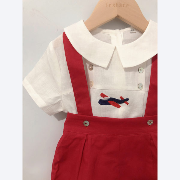 Conjunto rojo para niño con camisa bordada 3